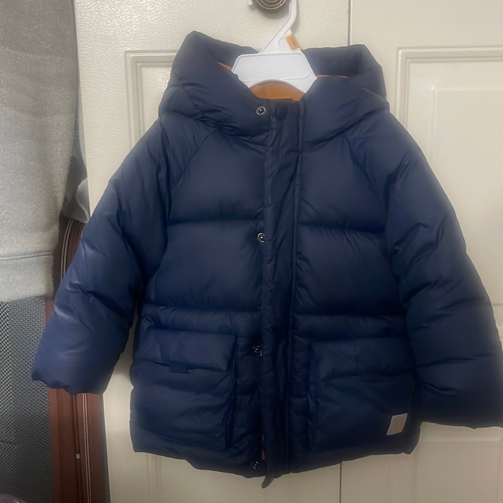 Zara boy jacket size is 12/18 Months